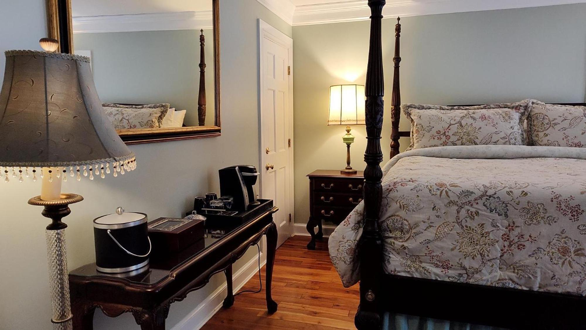 Kingsbay Mansion And Vacation Rental Houses Marion Room photo